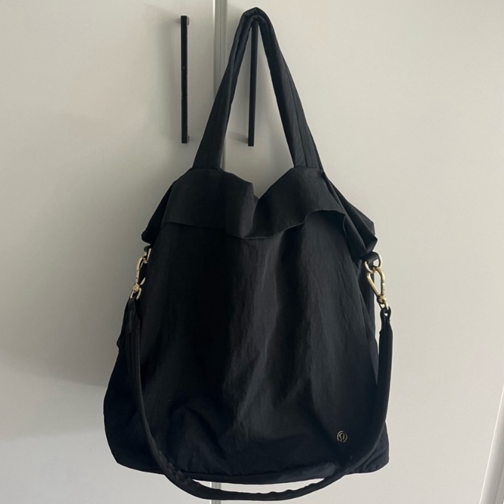 Lululemon On My Level Tote Bag - Padded Strap - Gold details